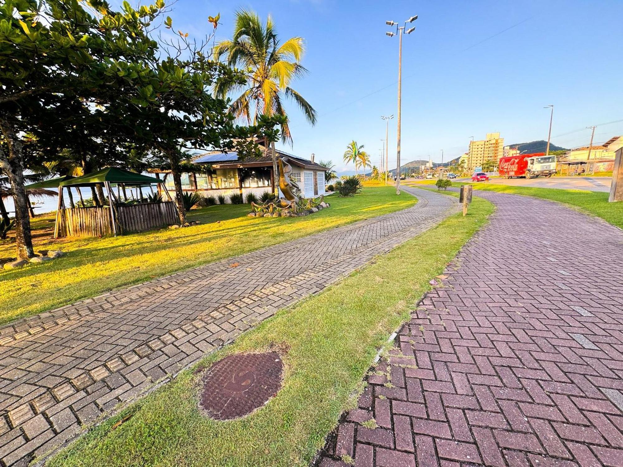 Praia/Piscina Com Hidro /Pebolim/Sinuca E Wi-Fi คารากัวตาตูบา ภายนอก รูปภาพ